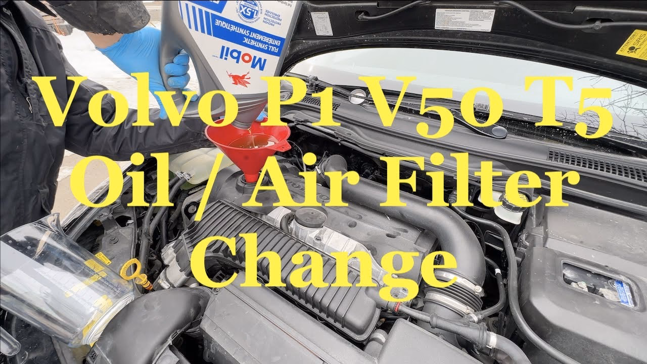 When should the fuel filter in a 2005 Volvo S40 be replaced?