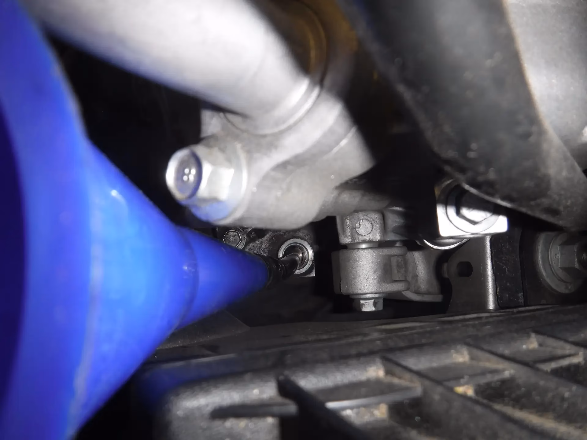 How many liters of ATF is in a Volvo transmission?