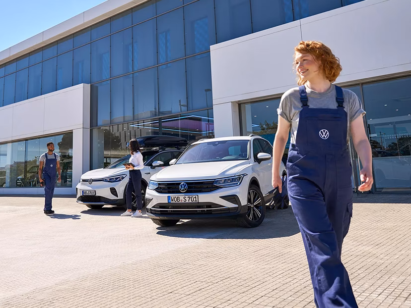 Is Austral Volkswagen service open or closed?