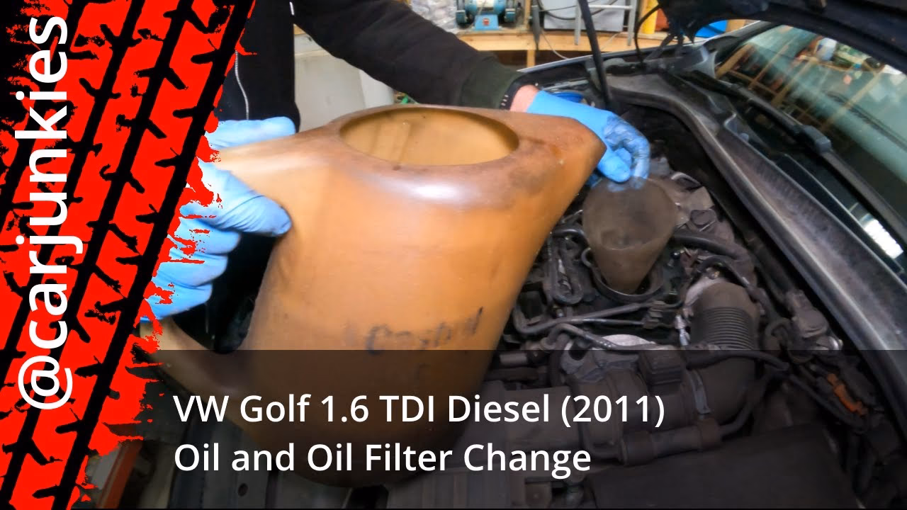 How much oil does a Volkswagen Golf 2003 1.6 take?