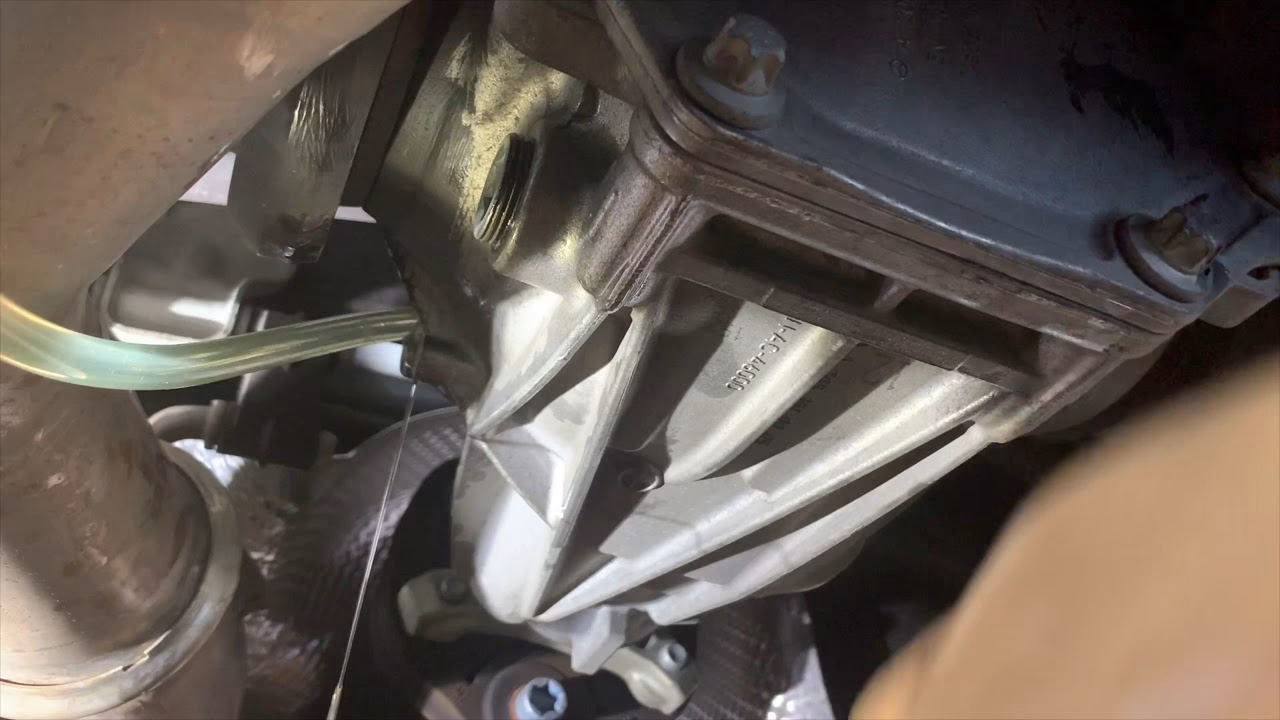 How do I know if my diff needs an oil change?