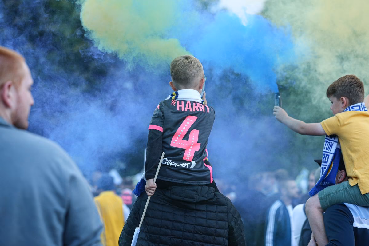 What does Mot mean on Twitter?