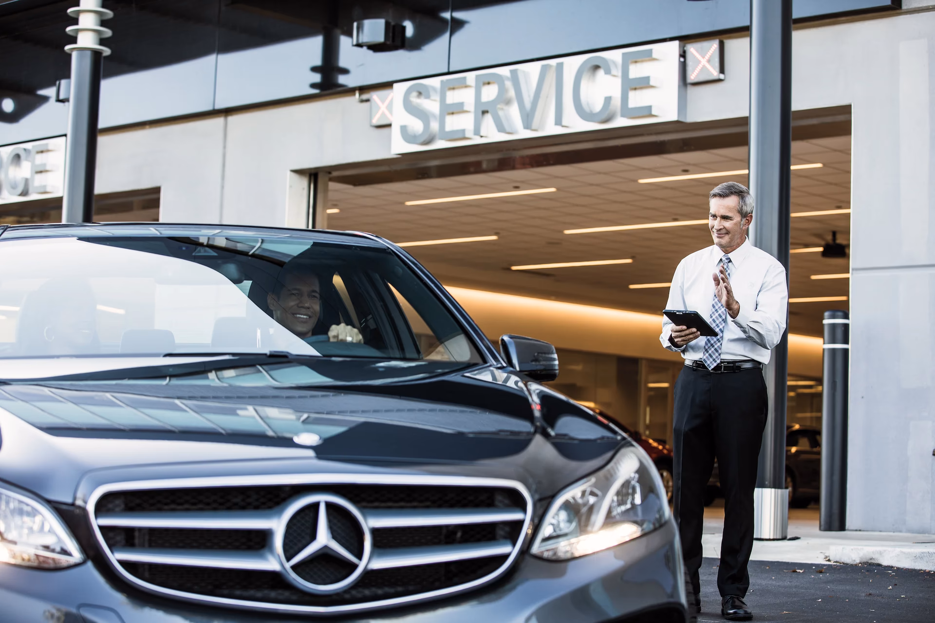 What is a valet job description?