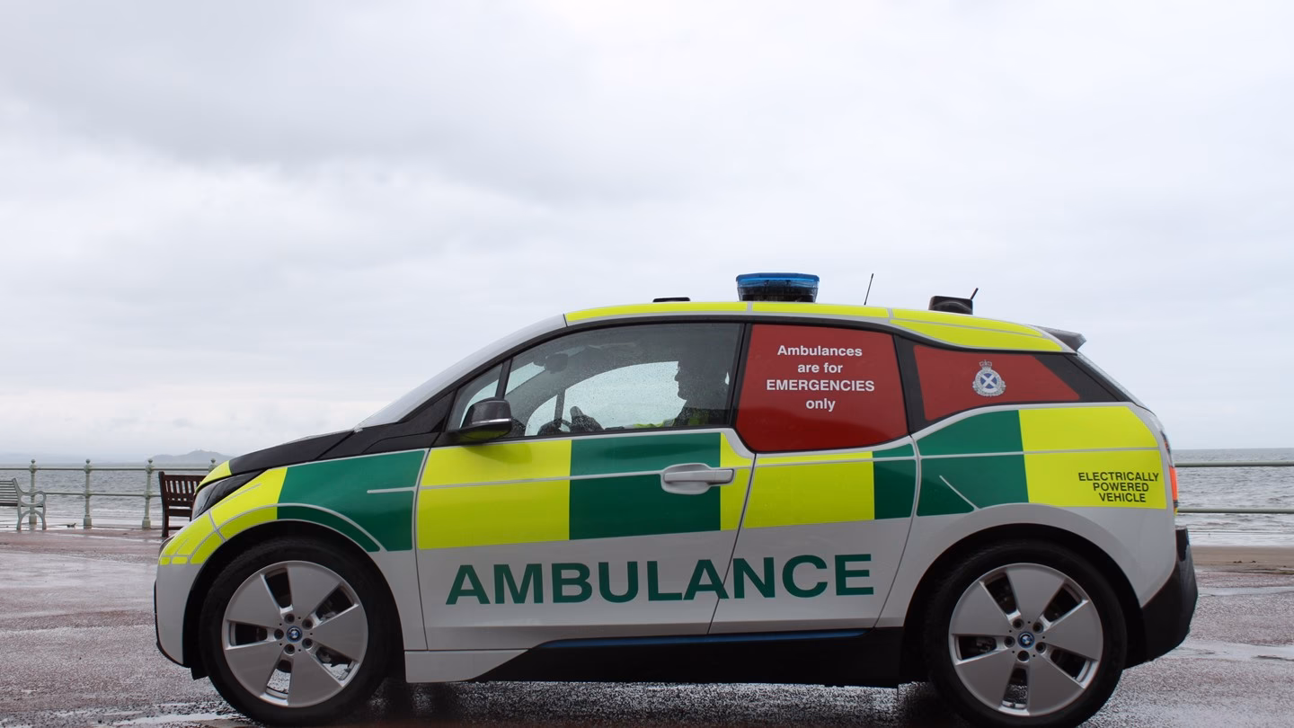 Who is eligible for the NHS Lothian car leasing scheme?