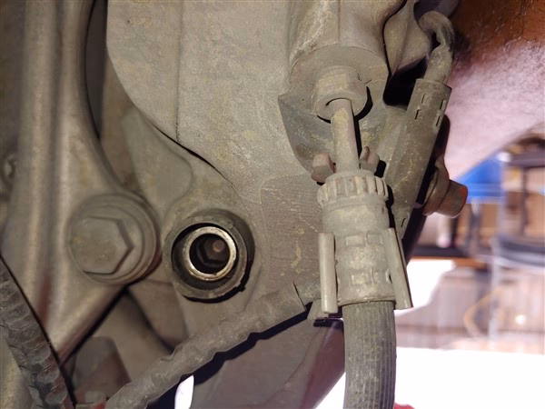 What is the size of the 7701210127 Brake pad set?