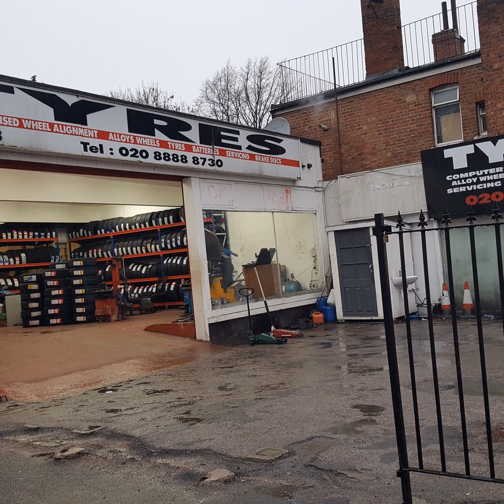 Where can I get Clubcard points in Ilford?