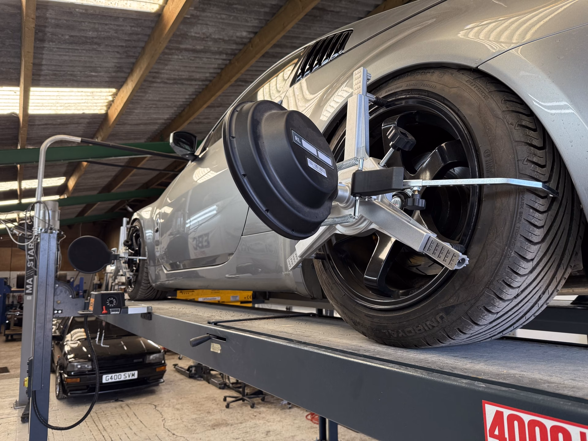 What car servicing packages does Newbury offer?