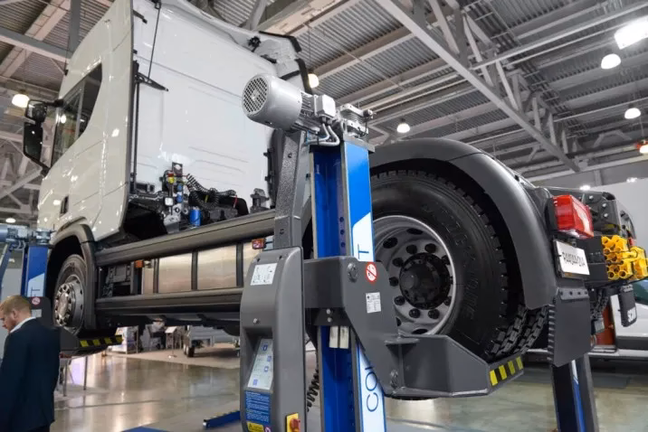 Is a 40 year old HGV exempt from a MOT?