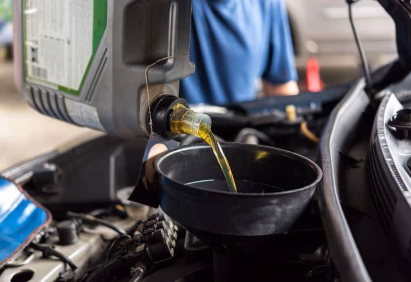 How to start up the car after an oil change?