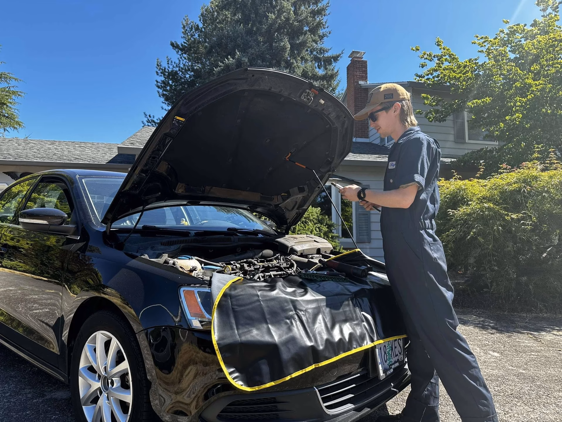 Should I book a garage or a mobile mechanic?