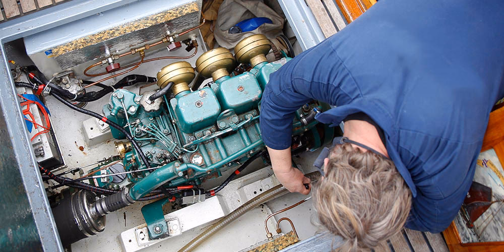 Should you change your boat's oil regularly?
