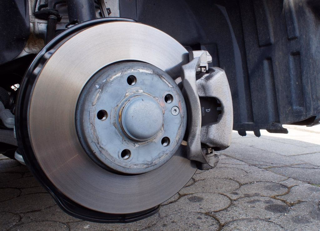 Why do brake discs need to be replaced?
