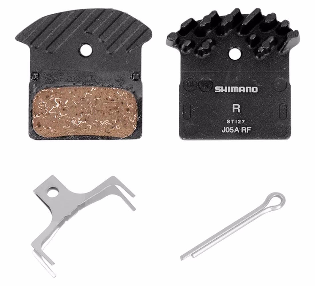 What is a Shimano XT M8100 disc brake set?