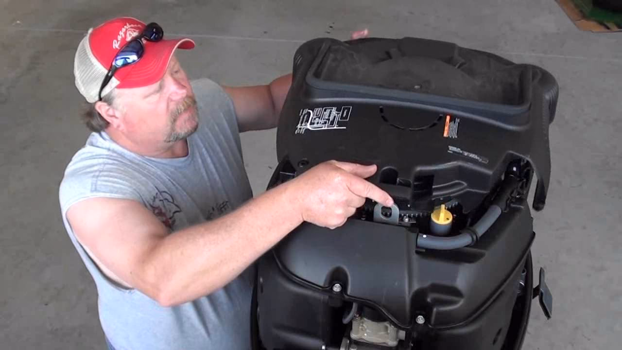 How often to change engine oil on Yamaha F250 (2021)?